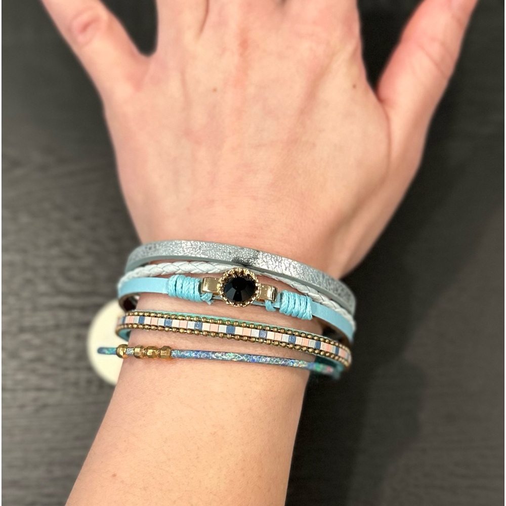 Blue faux leather bracelet